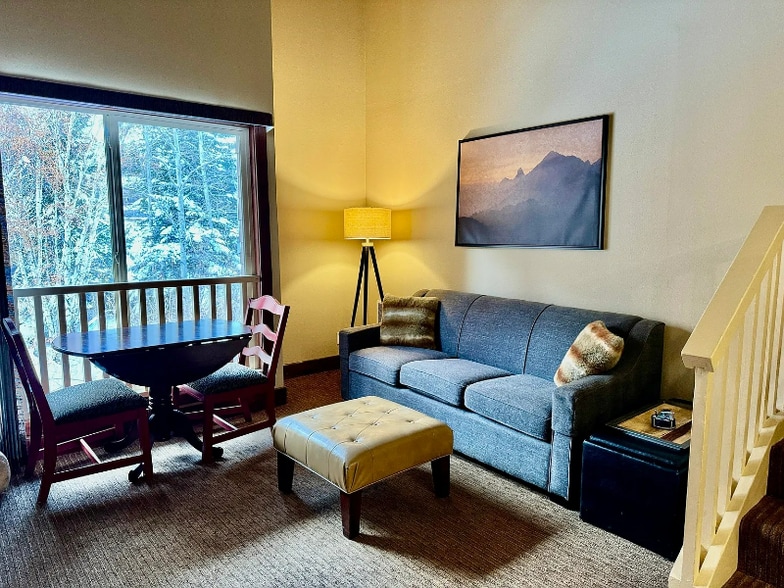 Primary Photo - 113 Angani Way