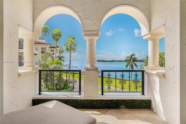 Building Photo - 2331 Fisher Island Dr