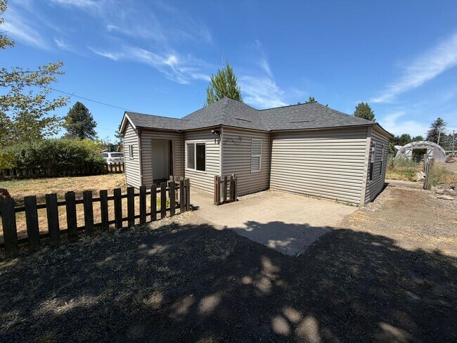 Building Photo - 3 Bedroom house on U&D Nursery Property!