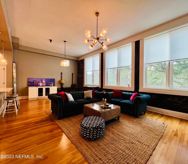 Building Photo - 2525 College St