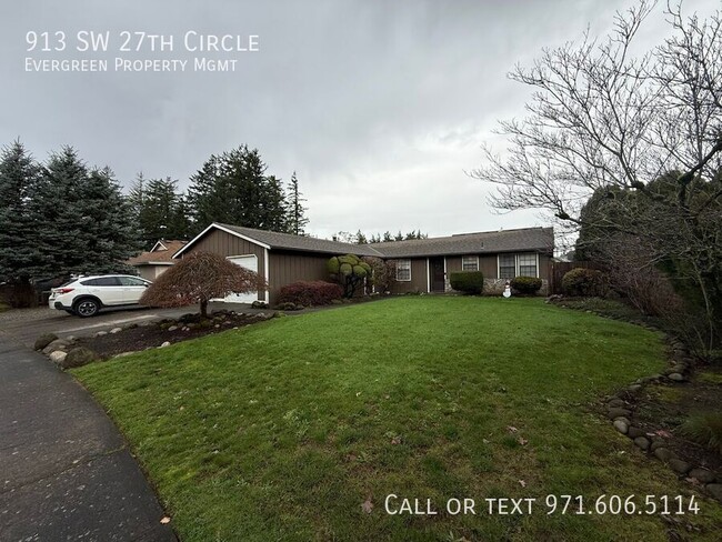 Building Photo - 913 SW 27th Cir