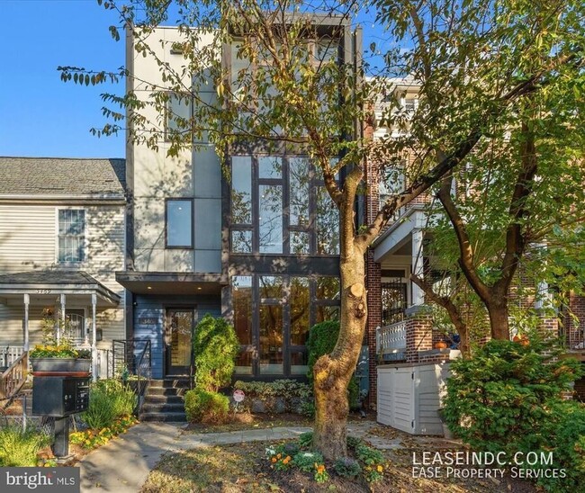 Primary Photo - 3467 Holmead Pl NW