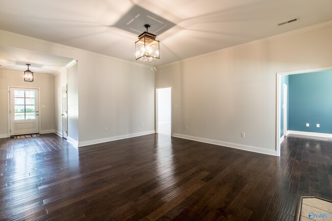 Building Photo - 123 Paul Revere Dr