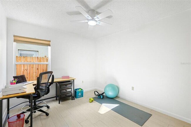 Building Photo - 4537 S Lockwood Ridge Rd