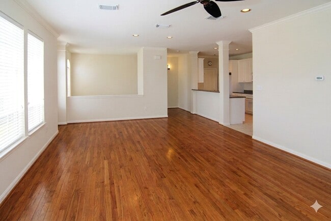 Building Photo - 1428 W Webster St