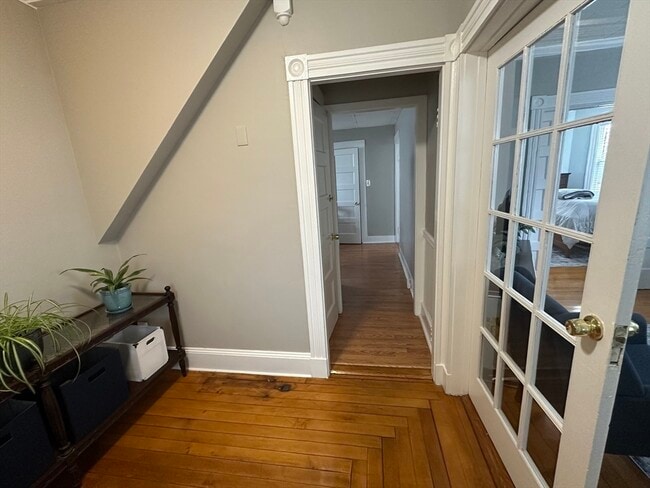 Building Photo - 11 Crescent Ave