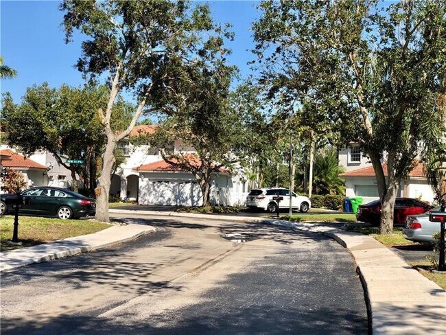 Building Photo - 12624 NW 11th Ct