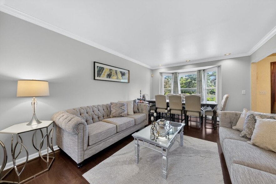 Building Photo - 30118 Kingsway Dr