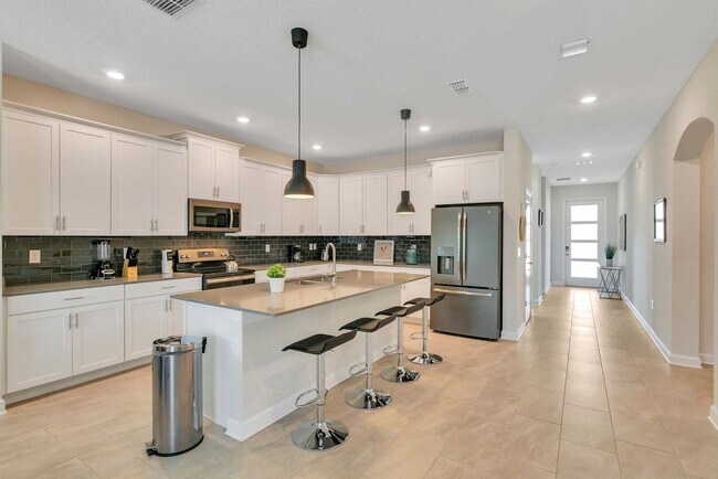 Building Photo - 2831 Bookmark Dr