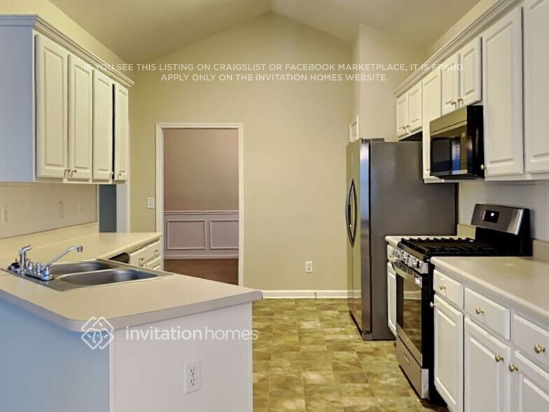 Building Photo - 1215 Chandler Ridge Dr SE