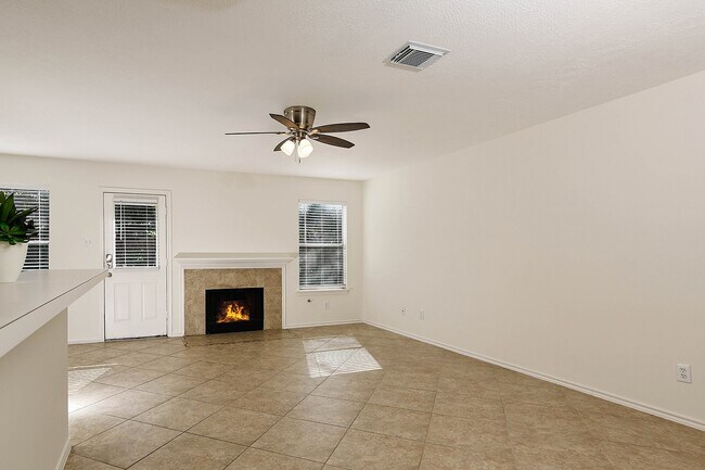 Building Photo - 222 Blushwood Pl