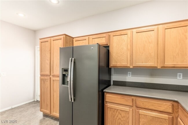 Building Photo - 1274 Willow Village Ave