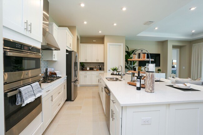 Building Photo - BRAND NEW** STUNNING POOL HOME**PROFESSIONALLY DECORATED**3 BEDS + DEN/ 3 FULL BATHS***ESPLANADE ...