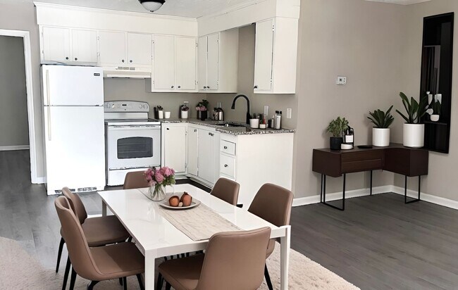 Building Photo - HOUSING VOUCHER ACCEPTED