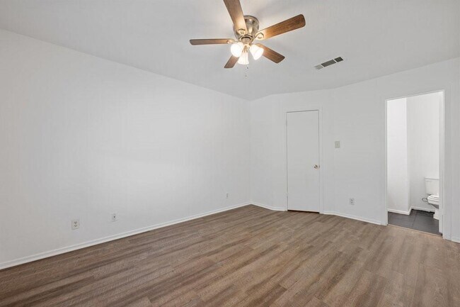 Building Photo - 4601 W Creek Cir