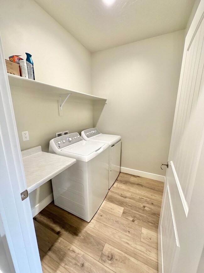 Building Photo - Beautiful Red Waters Home