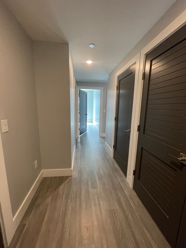 Building Photo - 365 Western Ave