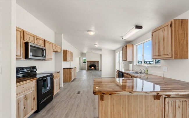 Building Photo - 24175 N Los Angeles St