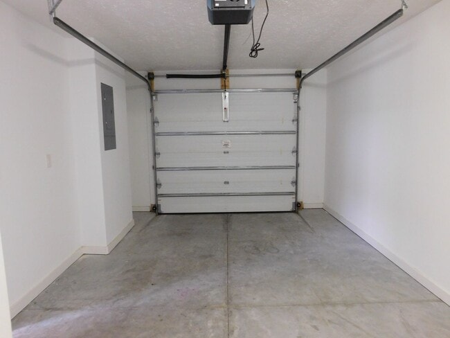 Building Photo - 4227 Arbor Green Way
