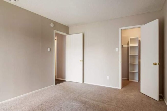 Building Photo - 1 bedroom in Dallas TX 75254