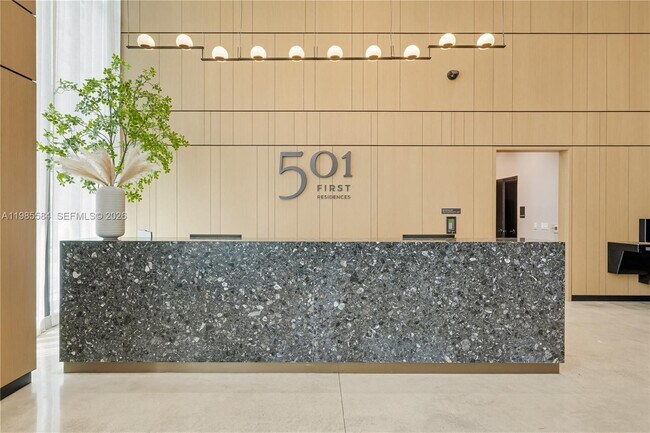 Building Photo - 121 NE 5th St