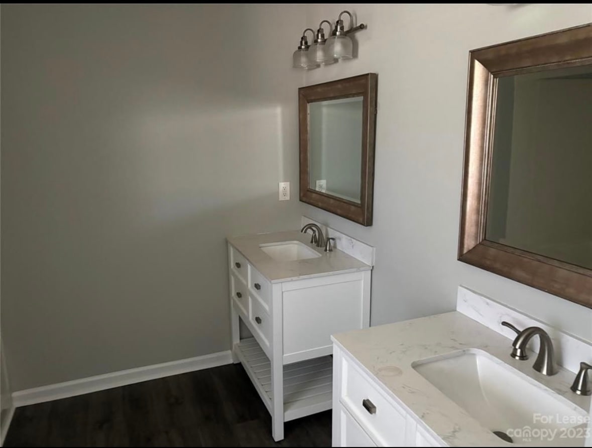 Building Photo - 100 Coventry Dr