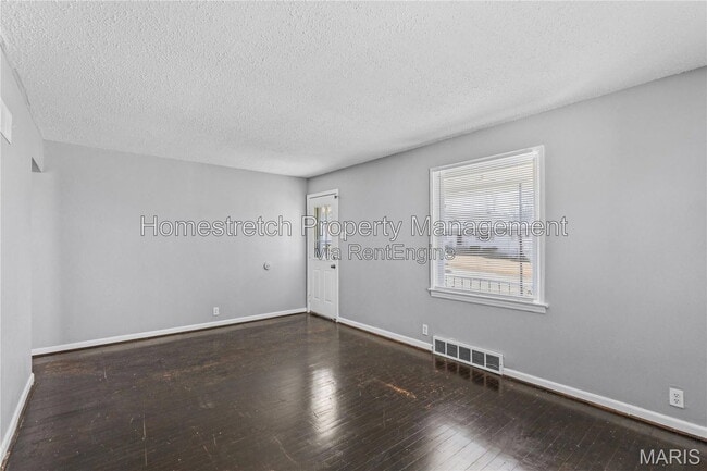 Building Photo - 7471 Sharon Dr