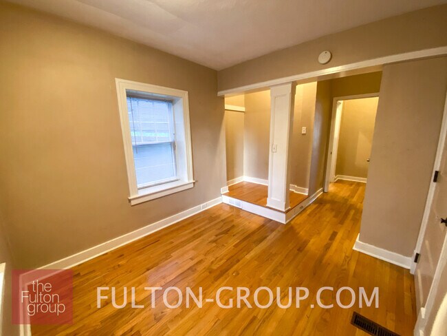 Building Photo - 303 Fulton St E