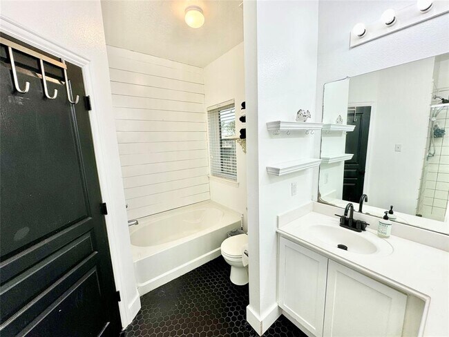 Building Photo - 7529 Topaz Way