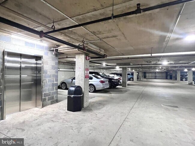 Building Photo - 1570 Spring Gate Dr.