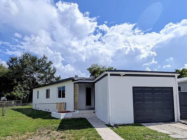 Primary Photo - 340 NW 132nd St