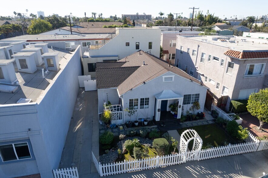 Building Photo - 2430 E 7th St