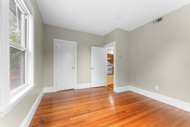 Building Photo - 45 Highland Ave