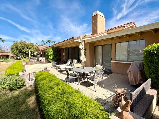 Building Photo - 347 Villena Way