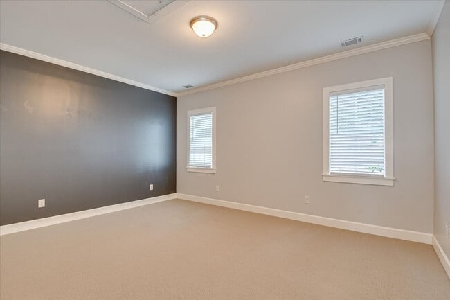 Building Photo - 106 Hornsby Ln