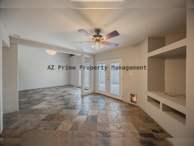 Building Photo - 4922 N 42nd Way