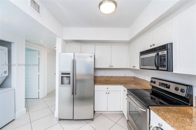 Building Photo - 117 NW 42nd Ave