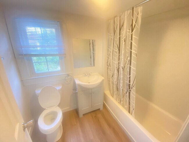 Building Photo - 1bd/1ba 2021 Renovated Duplex near Downtown Kannapolis & Hwy 29