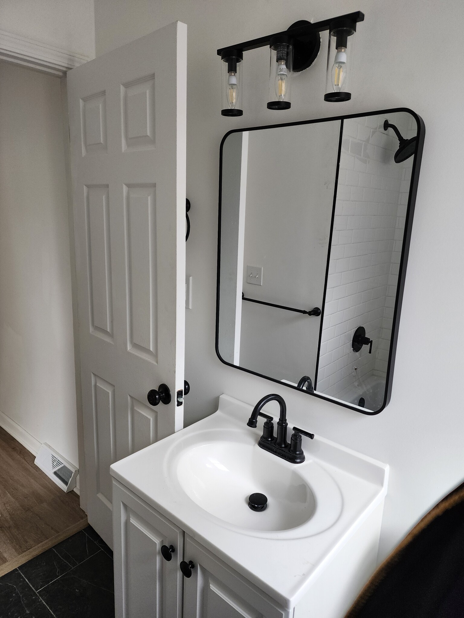 Building Photo - 15731 Lauder St