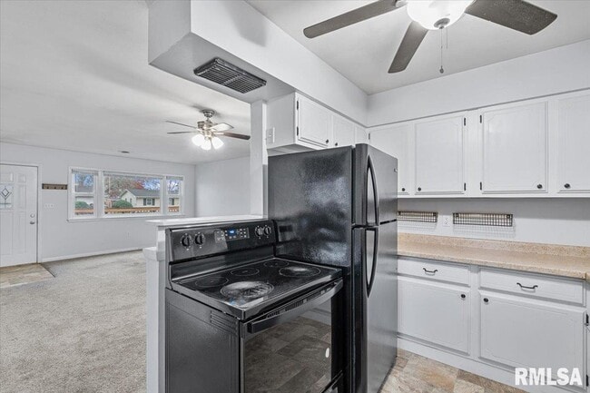 Building Photo - 925 2nd Ave E