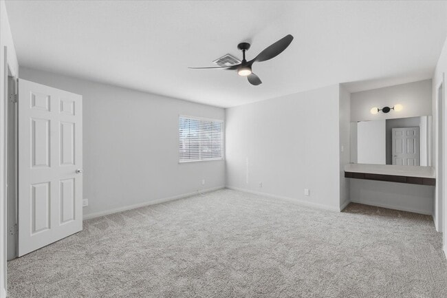 Building Photo - 3283 Dawnflower St