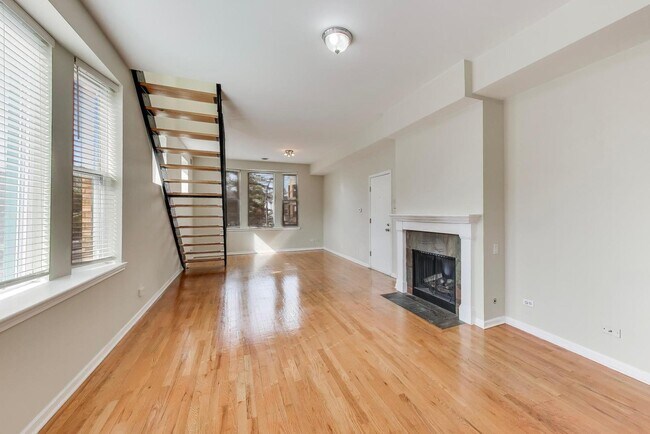 Building Photo - 1481 W Irving Park Rd