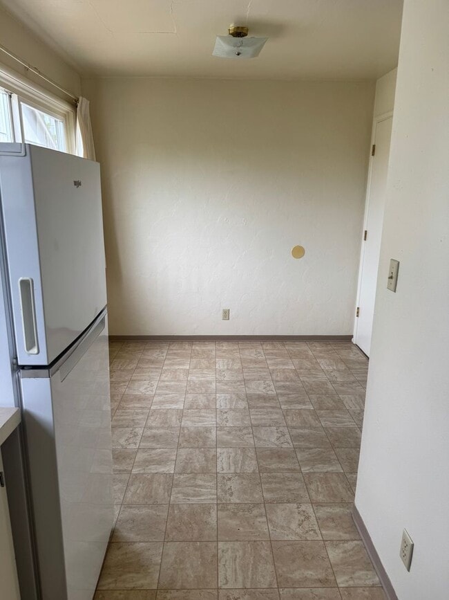Building Photo - 1-Bedroom 1-Bathroom apartment in Eugene
