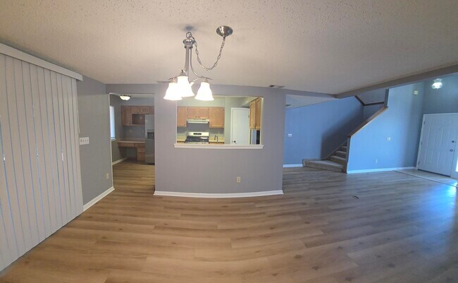 Building Photo - 3929 Balsam Dr