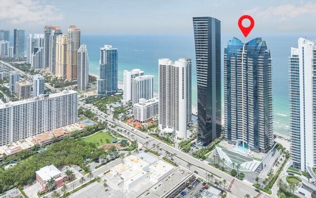 Building Photo - 17121 Collins Ave