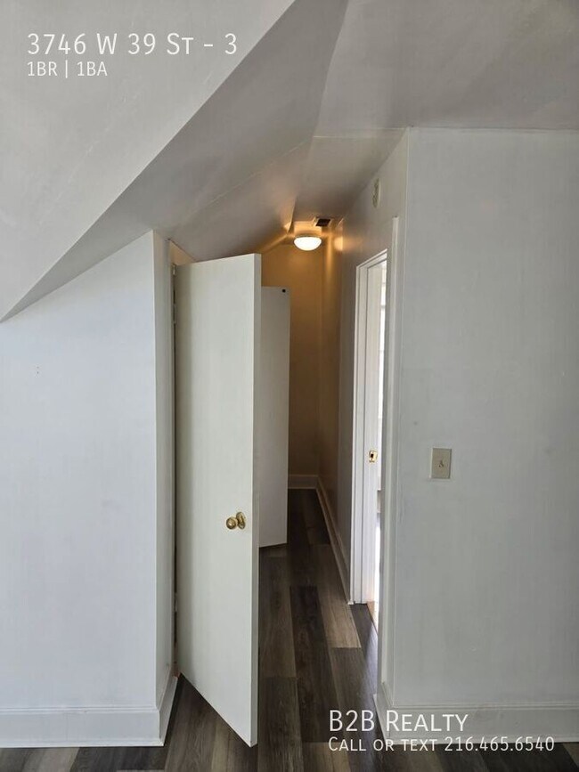 Building Photo - 3746 W 39th St