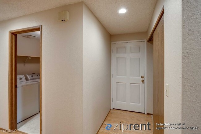 Building Photo - 2 br, 2 bath Condo - 8006 146th Avenue Nor...