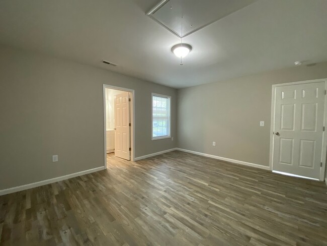 Building Photo - 2 Bedroom 2 Bath New Construction Duplex