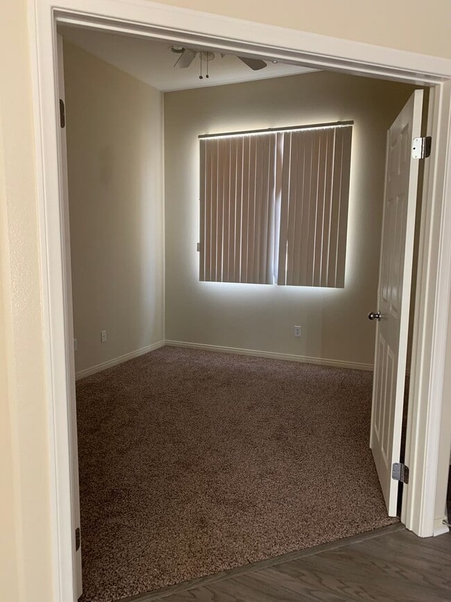 Building Photo - AVAILABLE NOW $200 off First Month Rent