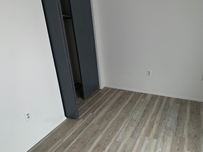 Building Photo - Country Acres